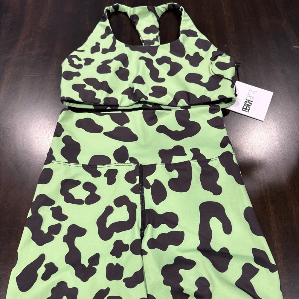 Beach Riot Workout Set, Neon Green Leopard Print -
Sports Bra L & Shorts M.